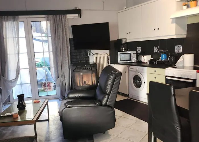 Jim Villa6family Wi-fi 500 With Its Own Yard Kastro-Kyllini