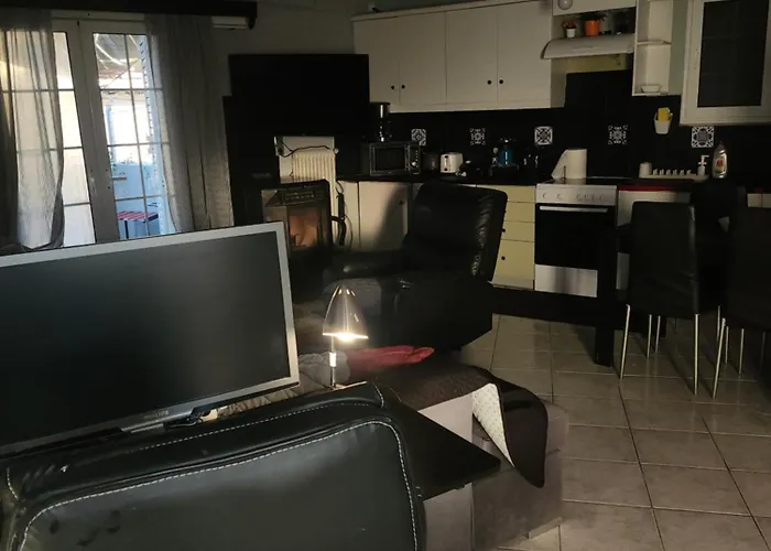 Apartment Jim Villa6family Wi-fi 500 With Its Own Yard Kastro-Kyllini