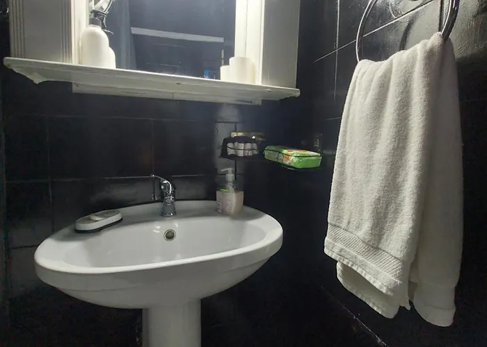 Jim Villa6family Wi-fi 500 With Its Own Yard